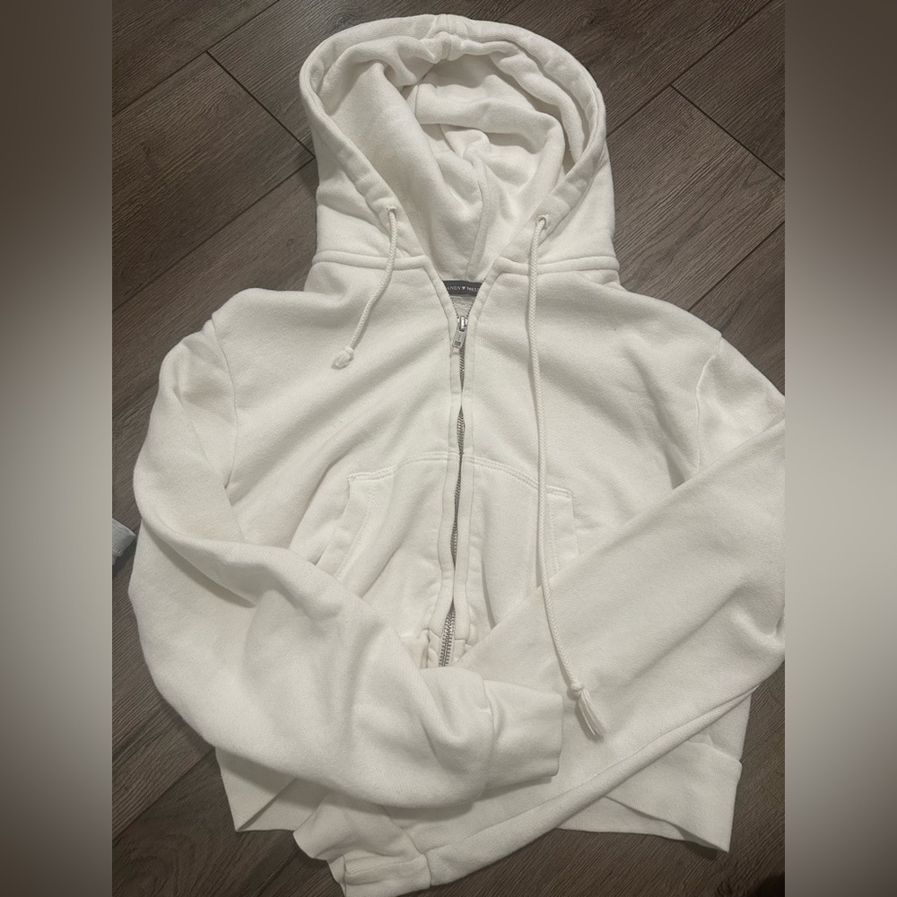 Brandy Melville White cropped zip up